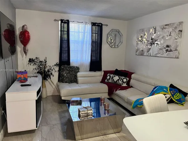 $2,000 | 652 Northwest 3rd Street, Unit 103, Miami, FL 33128