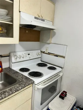 $2,000 | 652 Northwest 3rd Street, Unit 103, Miami, FL 33128