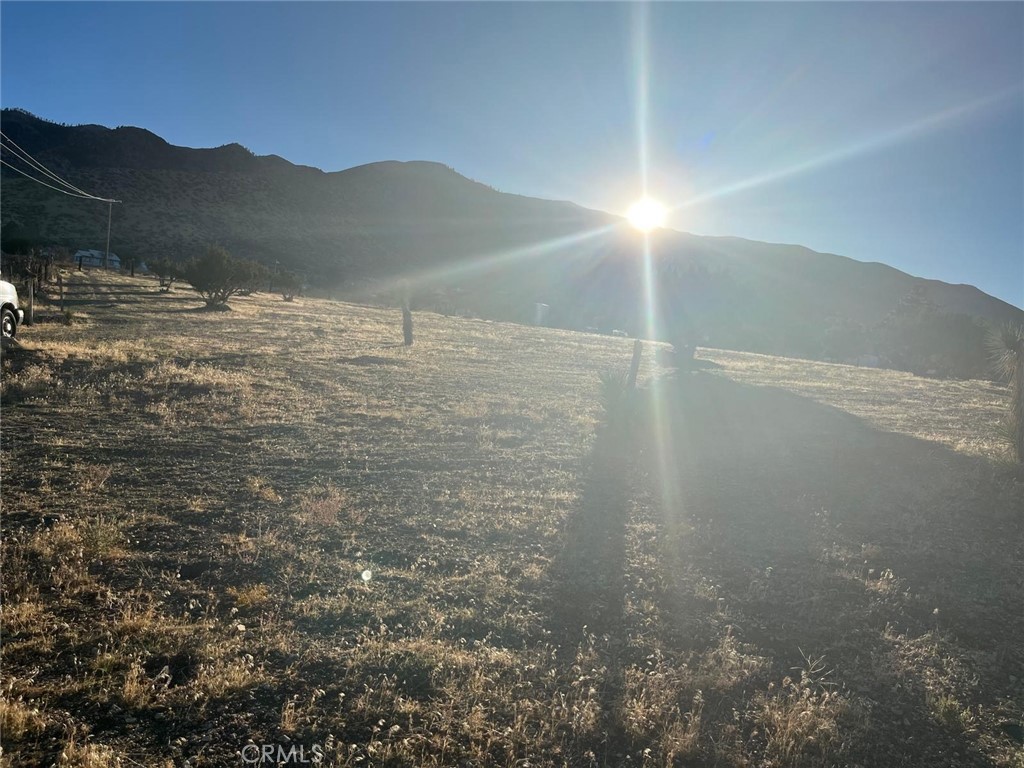 0 Vac/longview Rd/vic Murphys Road Juniper Hills, CA 93543 - Photo 15 of 20 a view of mountains in the background