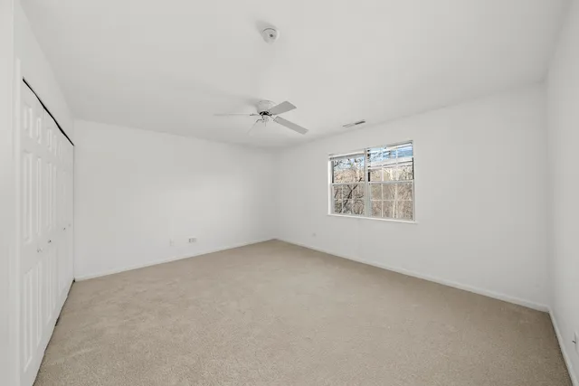 $2,200 | 430 Normandie Lane, Unit 430, Round Lake Beach, IL 60073