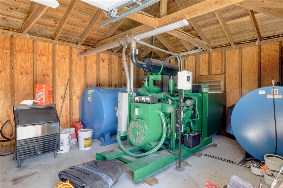 Xxxx Carlton Road Fort Pierce, FL 34945 - Photo 20 of 35 a view of a porch with a table and chairs