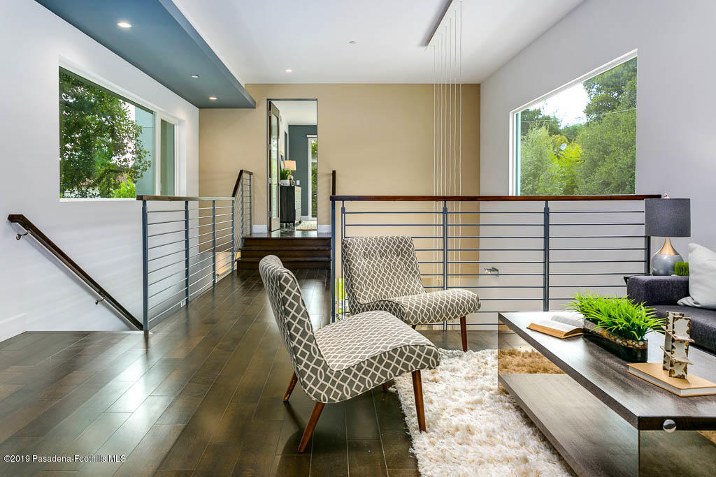 319 Camillo Road Sierra Madre, CA 91024 - Photo 22 of 40 a living room with furniture and a flat screen tv