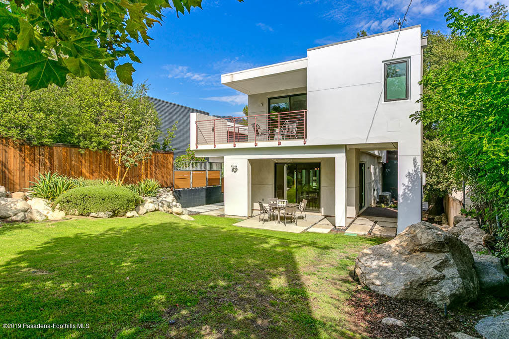 319 Camillo Road Sierra Madre, CA 91024 - Photo 34 of 40 a front view of a house with garden