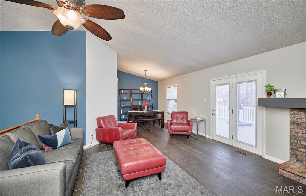 436 Tumulty Drive Ballwin, MO 63021 - Photo 7 of 32