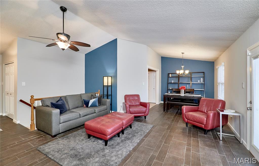 436 Tumulty Drive Ballwin, MO 63021 - Photo 8 of 32