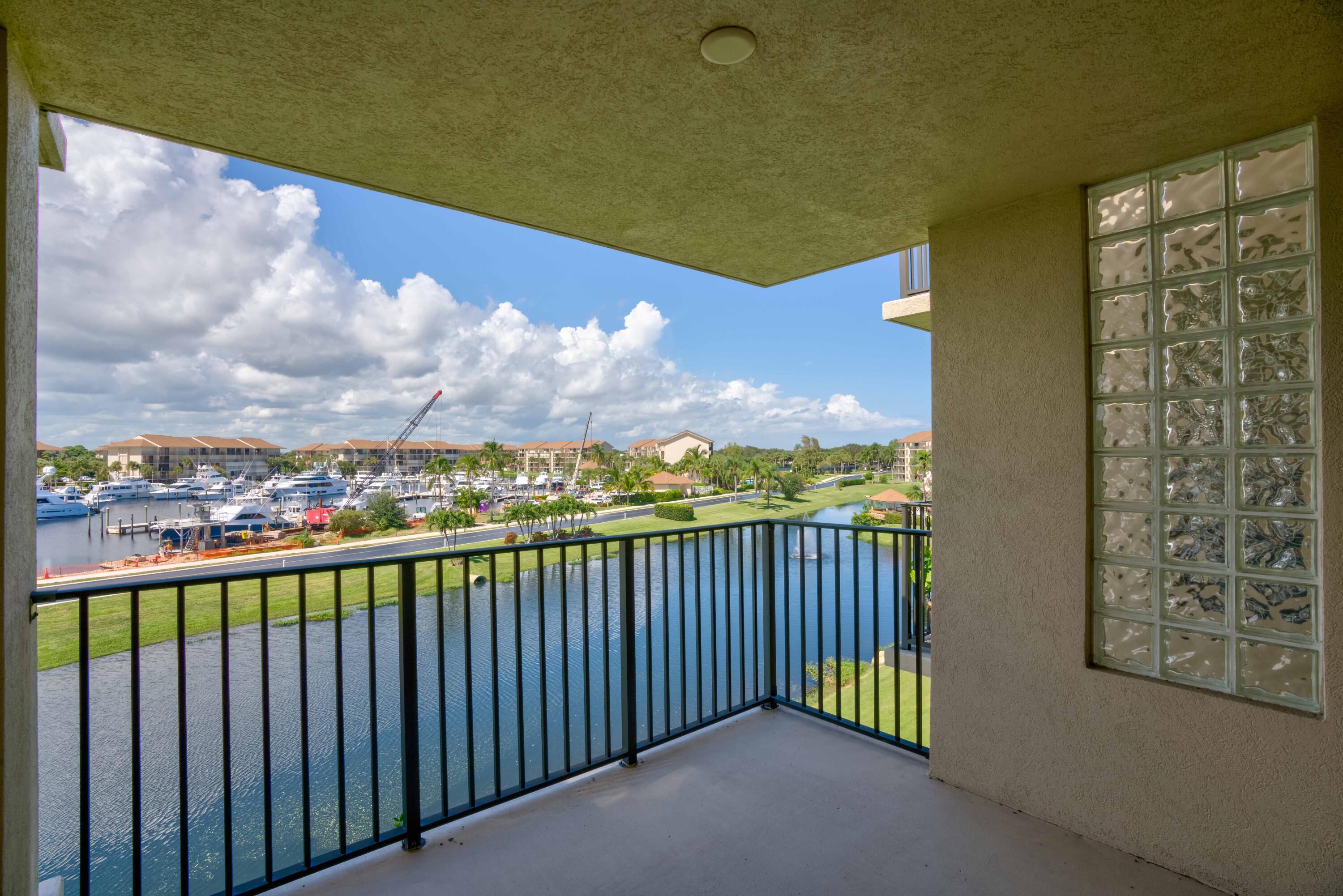 801 Seafarer Circle, Unit 404 Jupiter, FL 33477 - Photo 4 of 34 a view of a balcony with city view