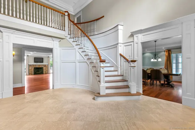 a view of entryway and hall