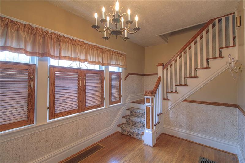76 Darlington Road Beaver Falls, PA 15010 - Photo 3 of 24 Grand open Entry