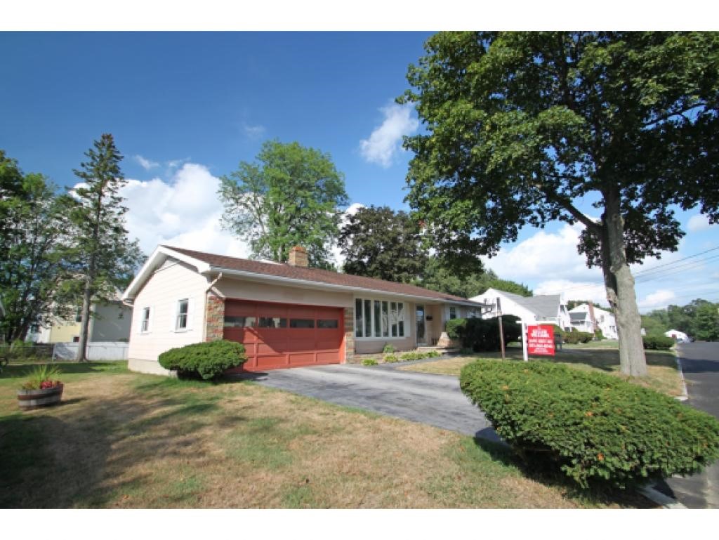 834 Howe Street Manchester, NH 03103 - Photo 1 of 16