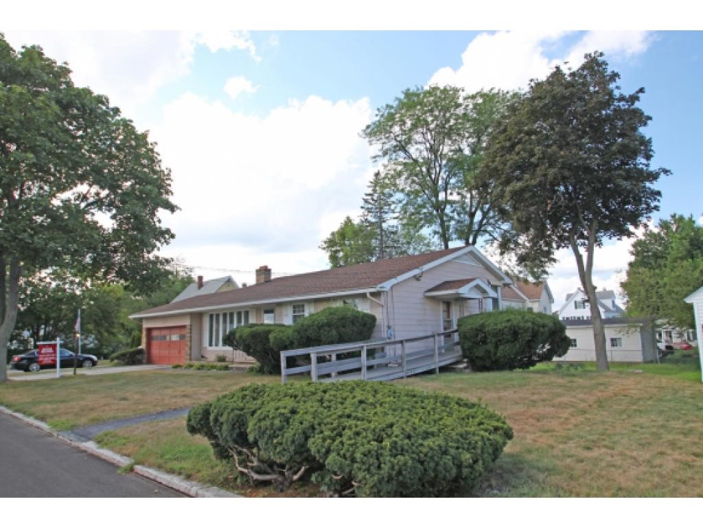834 Howe Street Manchester, NH 03103 - Photo 4 of 16