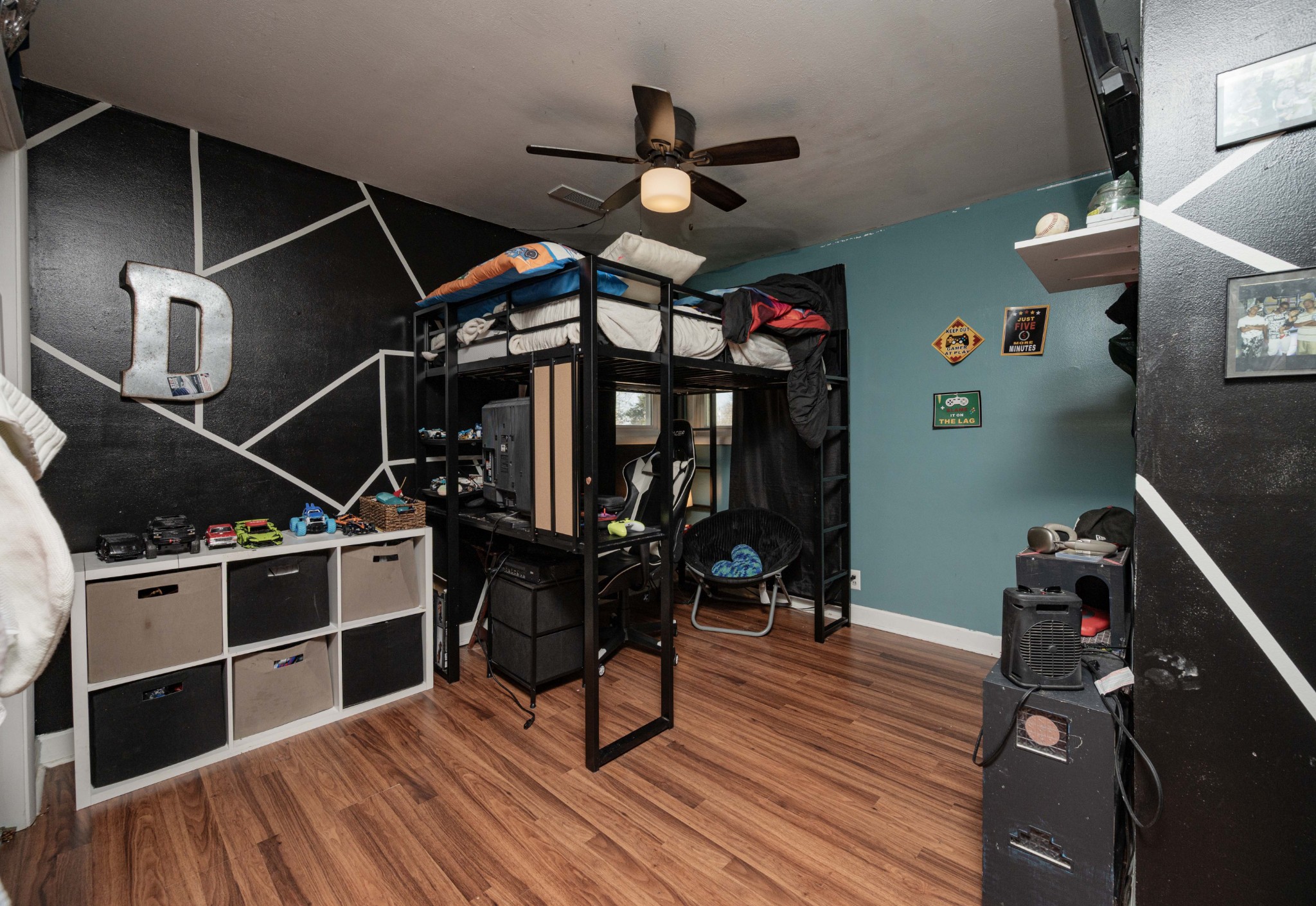 1704 3rd Avenue Manchester, TN 37355 - Photo 18 of 34 a view of a room with wooden floor