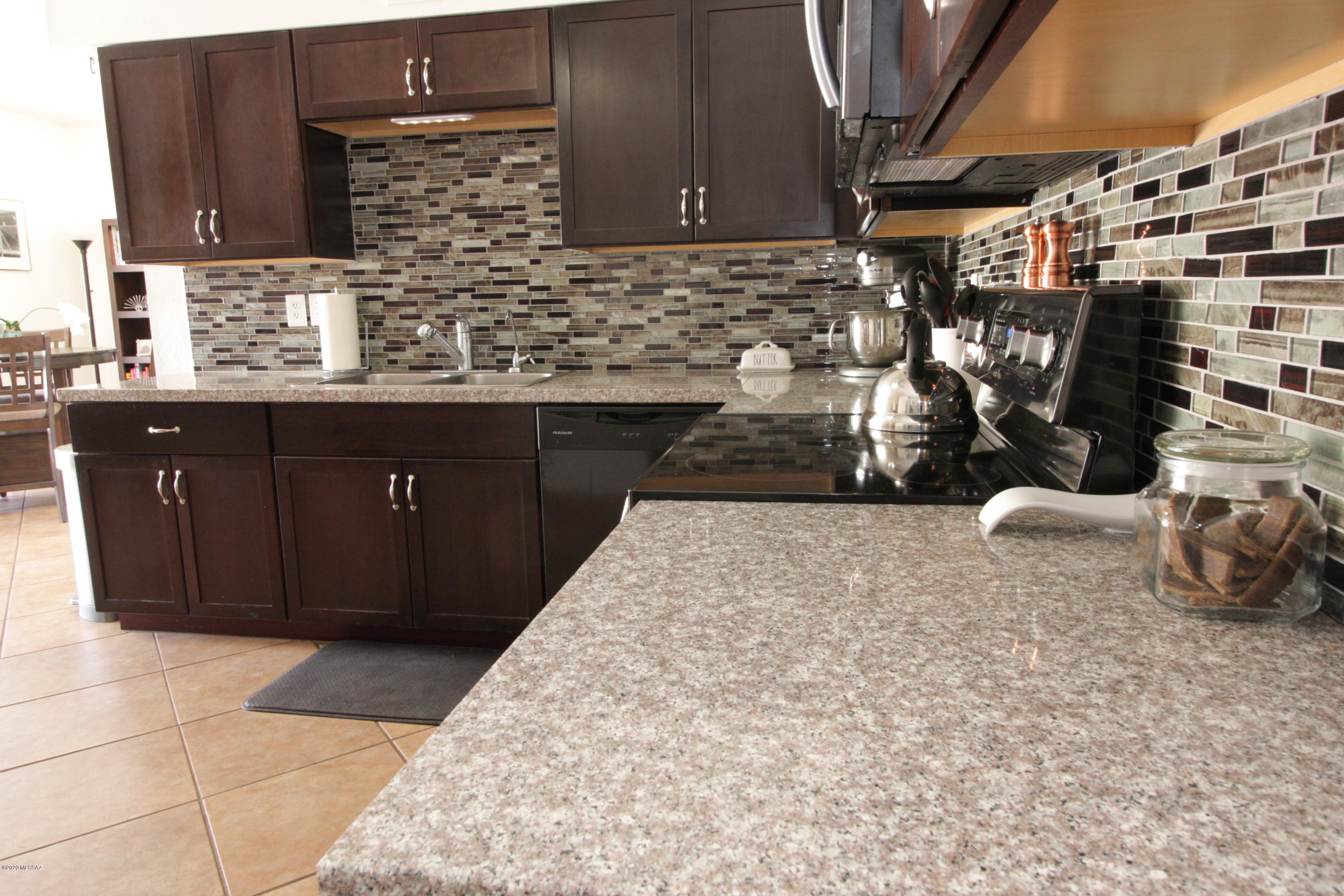 8712 East Lancaster Road Tucson, AZ 85715 - Photo 8 of 22 Gallery Image 8