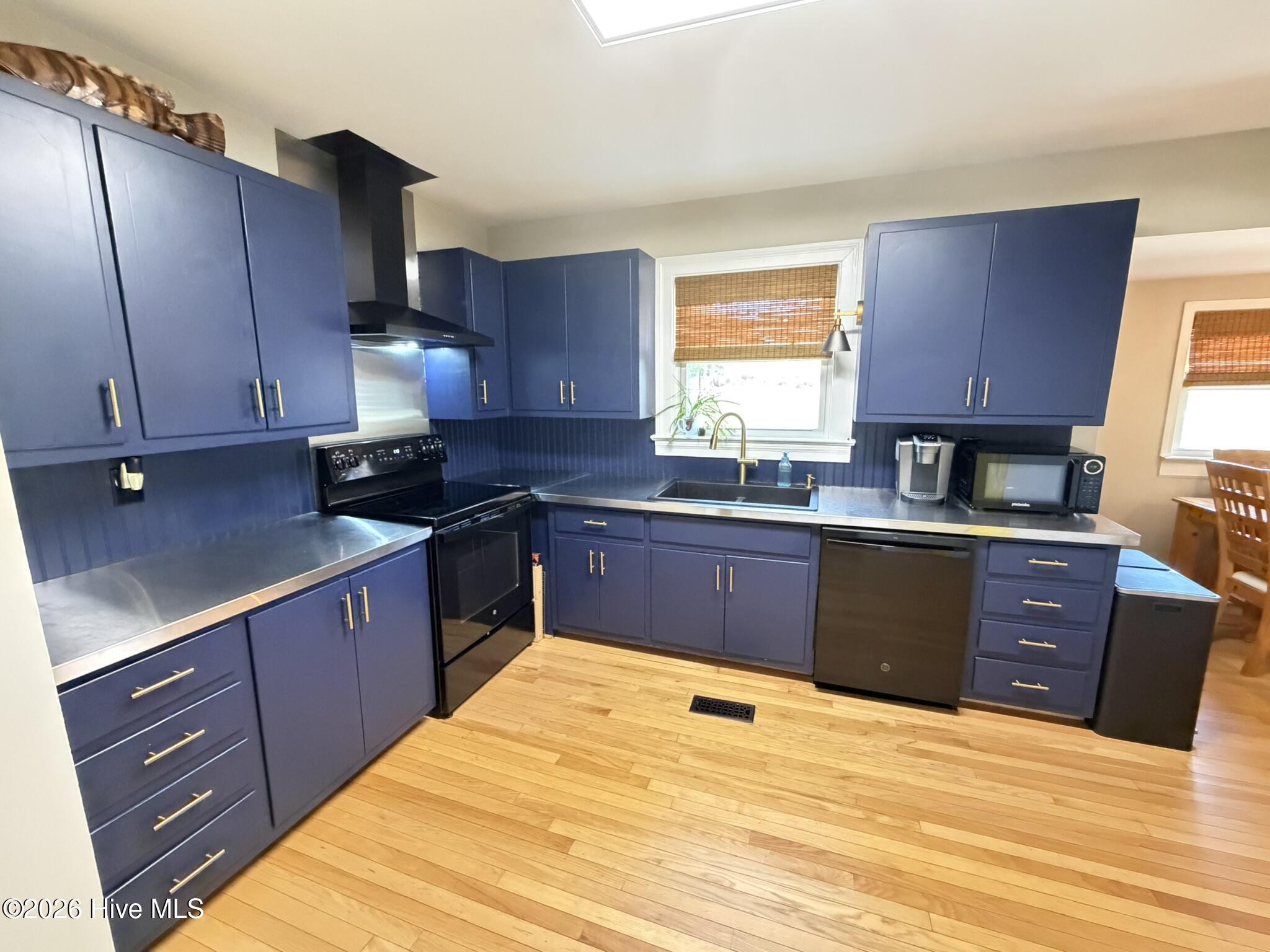 401 Stadium Street Southwest Wilson, NC 27893 - Photo 4 of 16 A5CA42DE-2A02-46BC-9F79-C14AB9D4C469_1_1