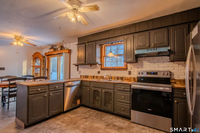 $369,900 | 33 Jr Avenue, Killingly, CT 06239