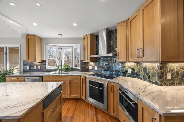 $1,237,500 | 4400 Hickory Hills Trail, Prior Lake, MN 55372