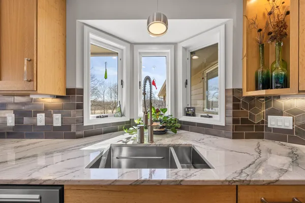 $1,237,500 | 4400 Hickory Hills Trail, Prior Lake, MN 55372