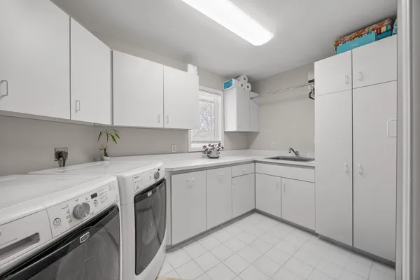 $1,237,500 | 4400 Hickory Hills Trail, Prior Lake, MN 55372