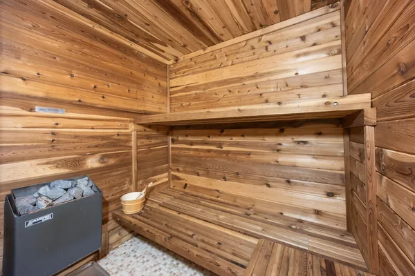 $1,237,500 | 4400 Hickory Hills Trail, Prior Lake, MN 55372