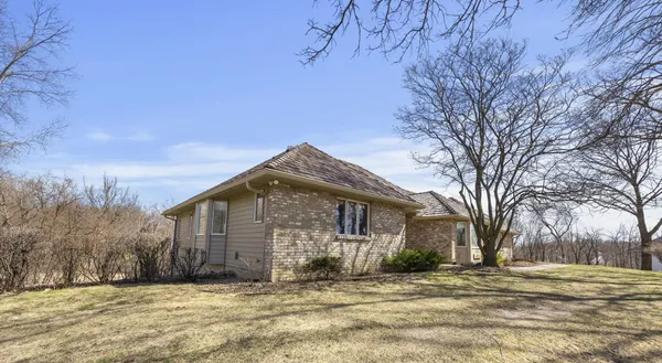 $1,237,500 | 4400 Hickory Hills Trail, Prior Lake, MN 55372