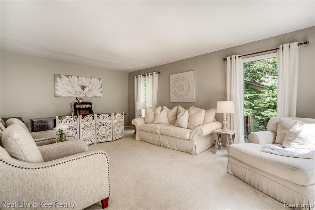 1802 North Kilburn Road Rochester Hills, MI 48306 - Photo 10 of 35
