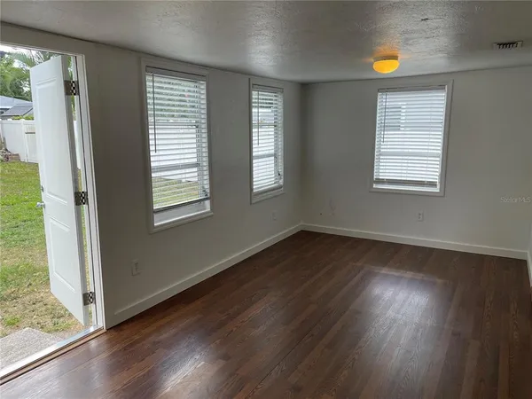 $1,900 | 3205 Ave A West, Bradenton, FL 34205