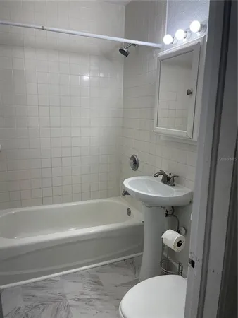 $1,900 | 3205 Ave A West, Bradenton, FL 34205