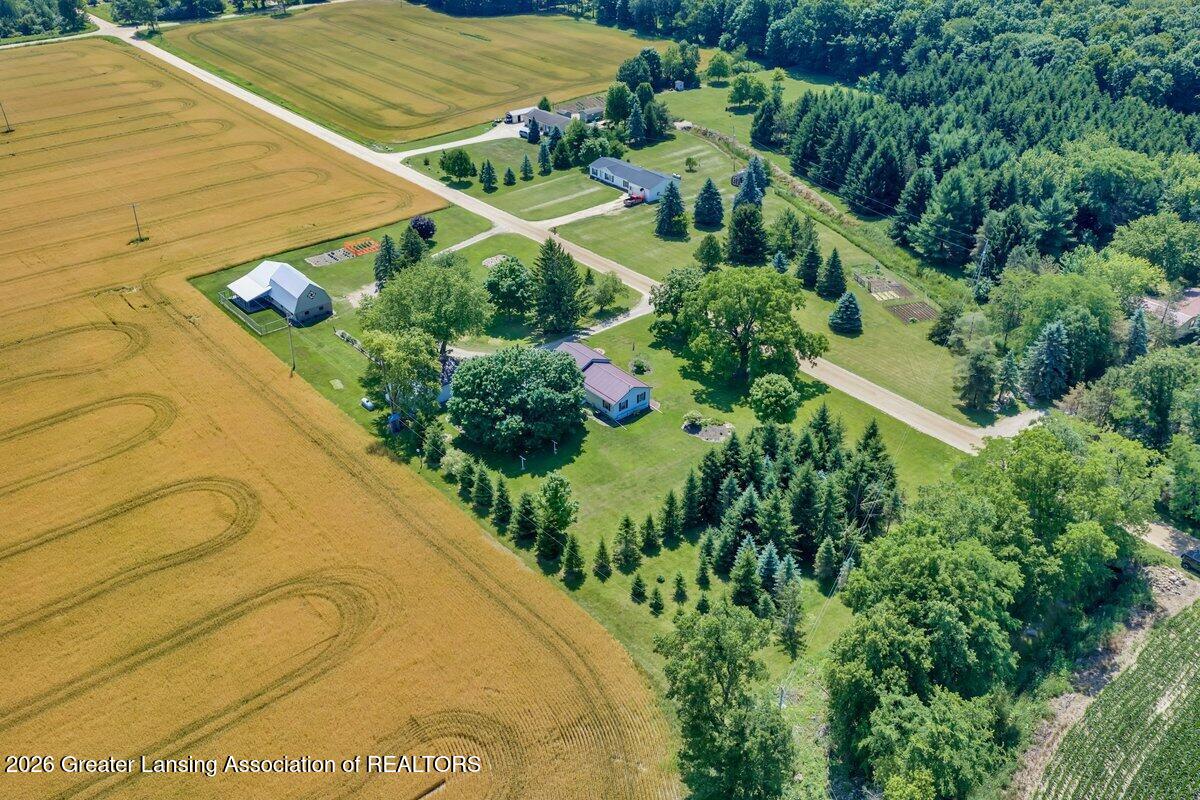 2234 West Taft Road Perrinton, MI 48871 - Photo 16 of 37 dji_fly_20260628_120642_0077_17826687960