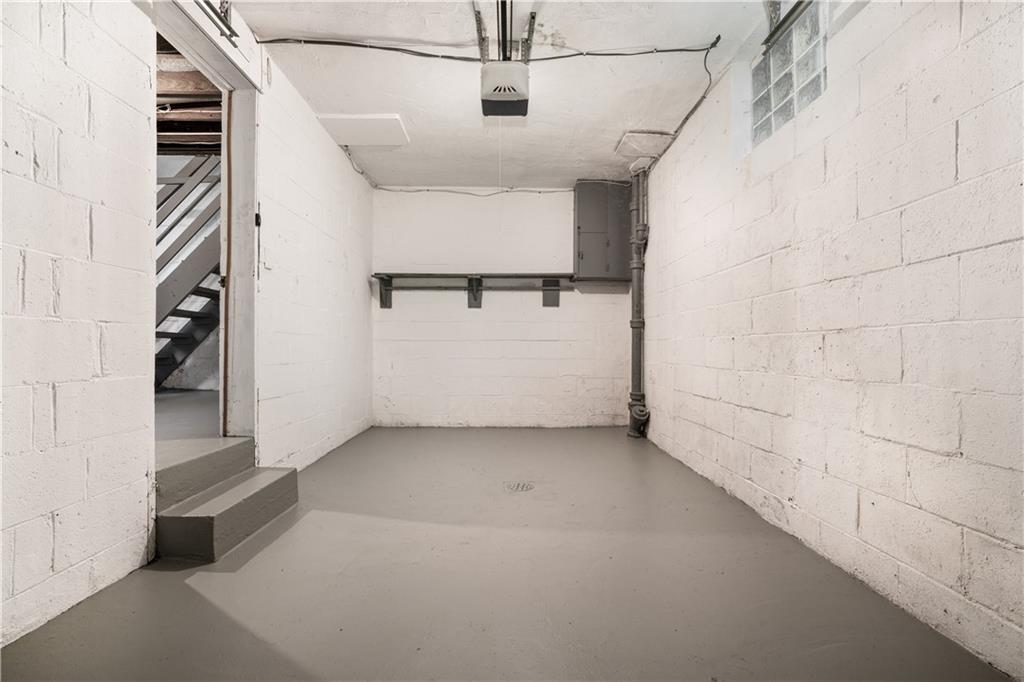 1525 Collins Road Pittsburgh, PA 15221 - Photo 17 of 21 a view of a hallway with closet