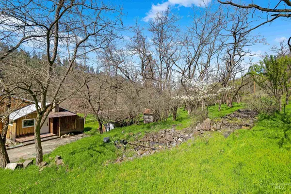 $299,000 | 19437 Railroad Avenue, Lenore, ID 83541