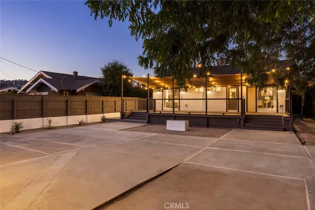a view of a tennis court