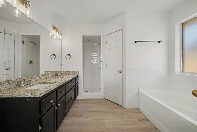 $1,850 | 1101 East Johnson Street, Burnet, TX 78611