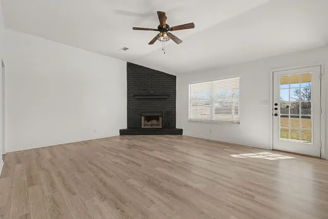 $1,850 | 1101 East Johnson Street, Burnet, TX 78611