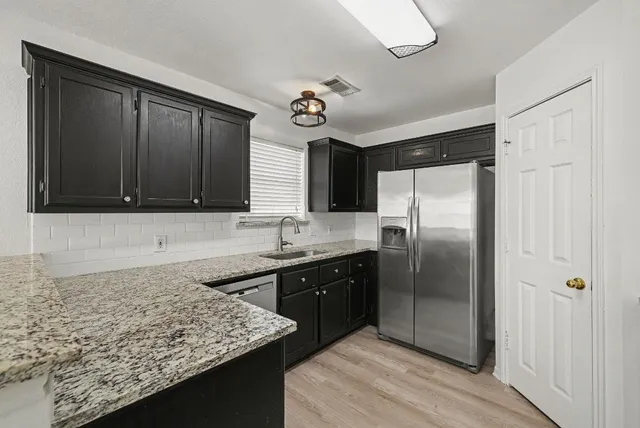 $1,850 | 1101 East Johnson Street, Burnet, TX 78611