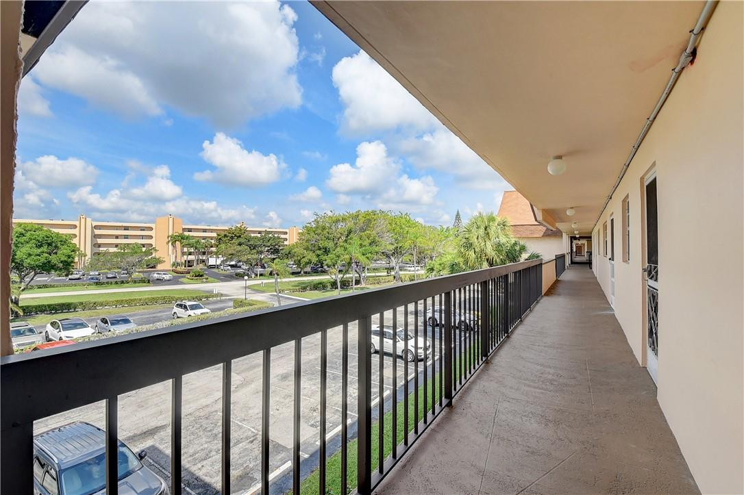 6300 Northwest 2nd Avenue, Unit 310 Boca Raton, FL 33487 - Photo 5 of 32 Photo 5