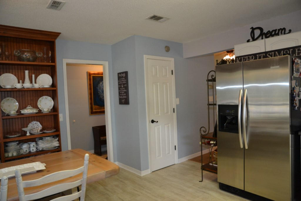 5839 Pinecrest Road Crestview, FL 32539 - Photo 20 of 58 5839 Pinecrest Dr 20 Kitchen has a Pantr