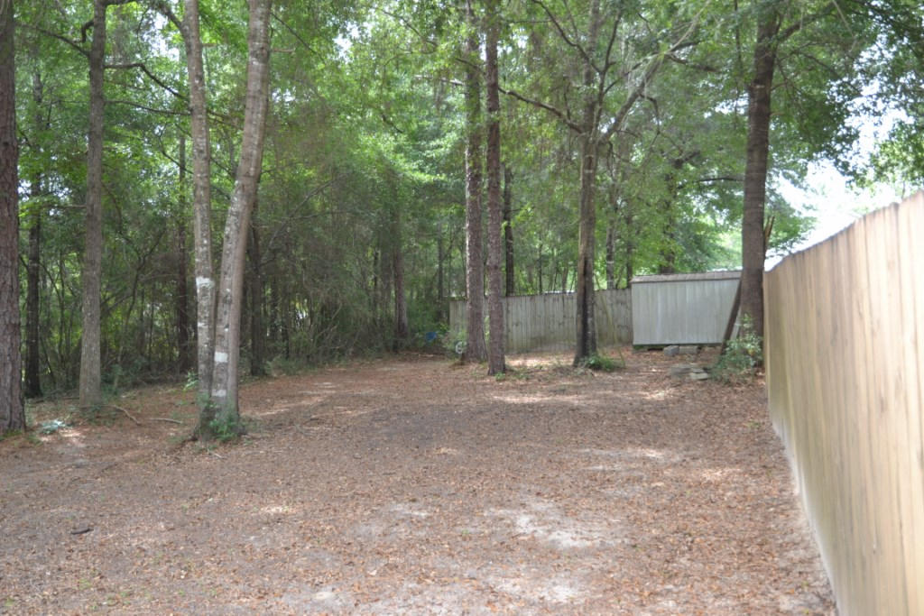 5839 Pinecrest Road Crestview, FL 32539 - Photo 54 of 58 5839 Pinecrest Dr 54 Lot goes beyond the