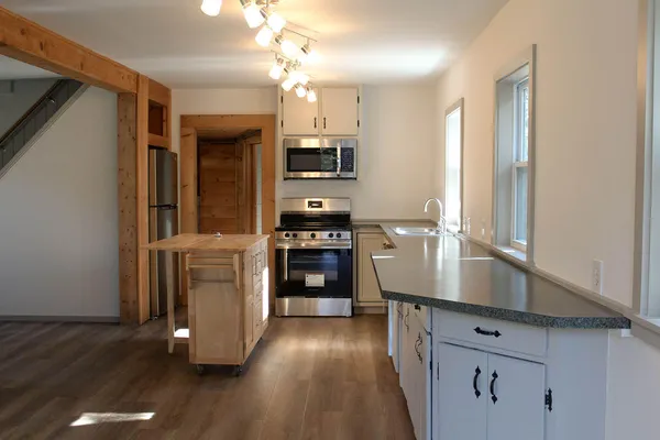 $286,000 | 5 Abigail Rock Road, Vinalhaven, ME 04863