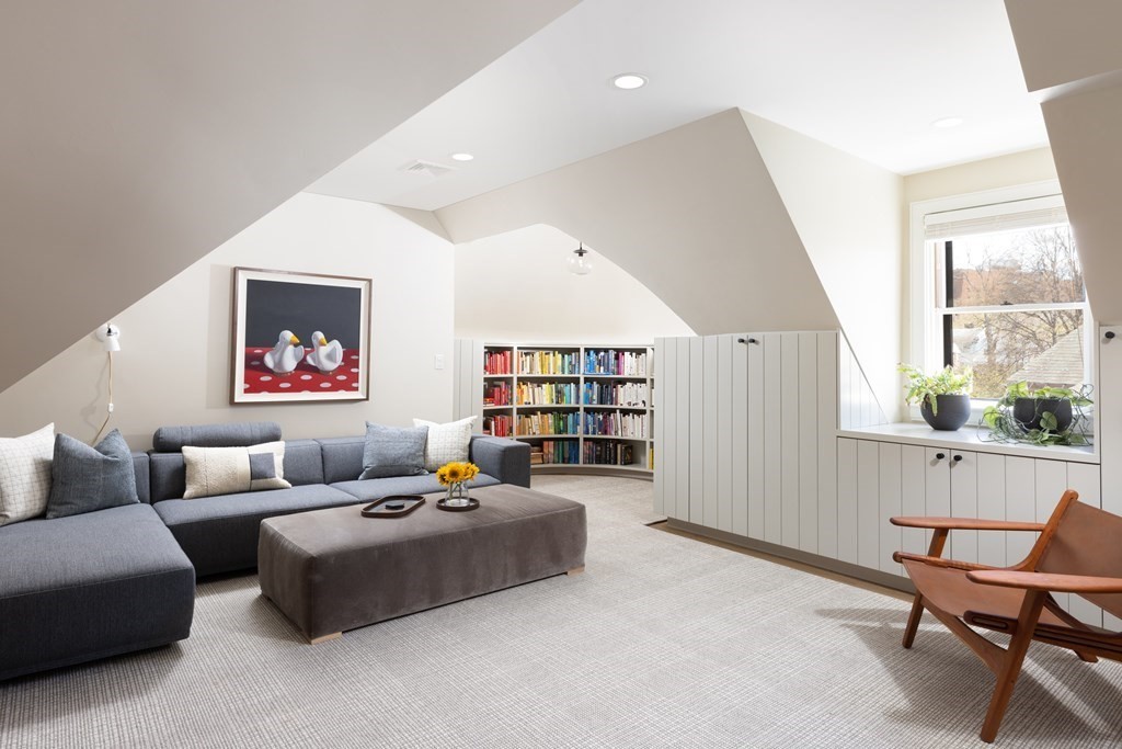 32 Kent Square, Unit 2 Brookline, MA 02446 - Photo 11 of 21 Gallery Image 11