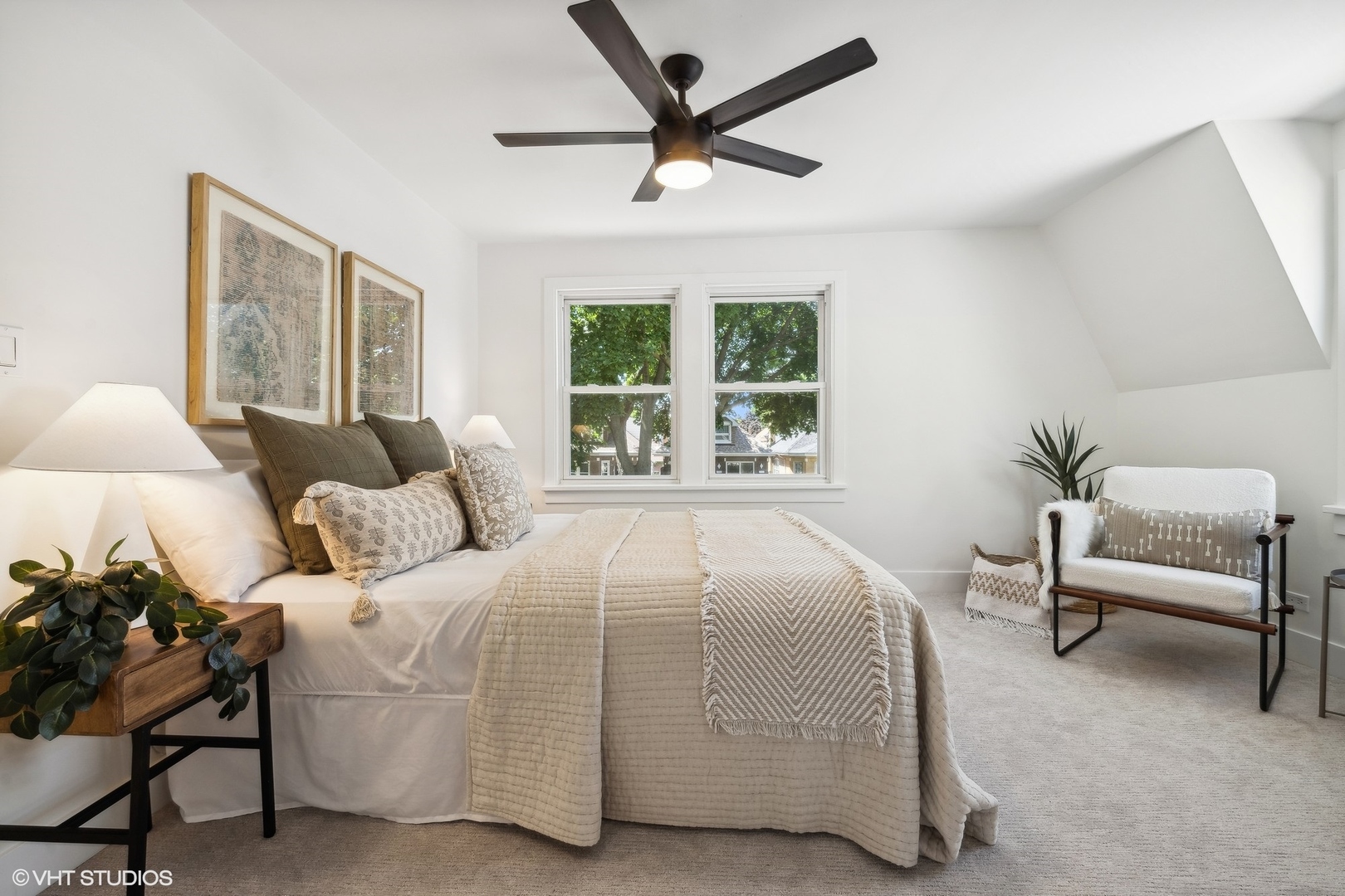 5435 North Lieb Avenue Chicago, IL 60630 - Photo 21 of 29 a bedroom with a bed and a couch