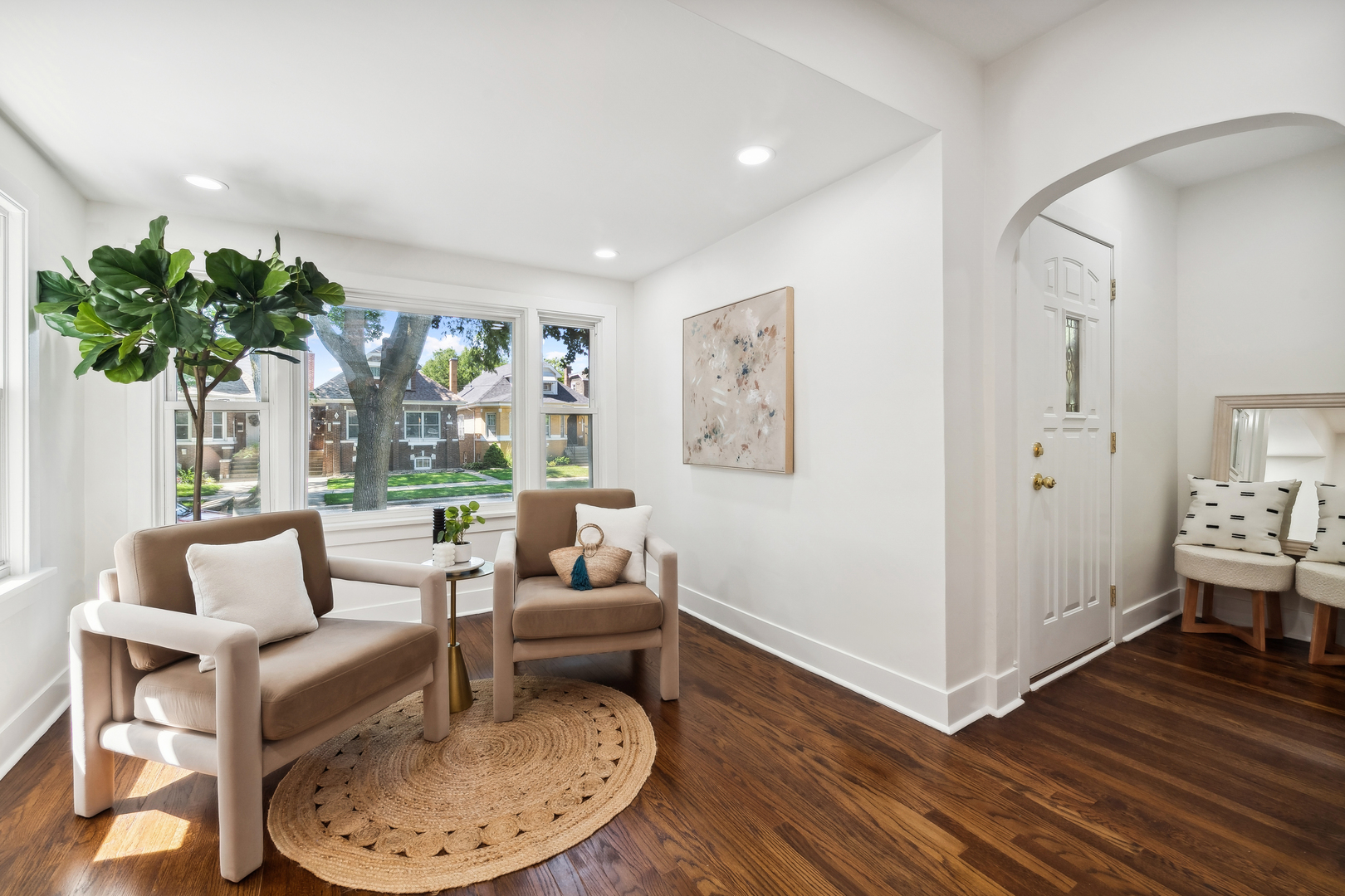 5435 North Lieb Avenue Chicago, IL 60630 - Photo 7 of 29 a living room with furniture and a potted plant