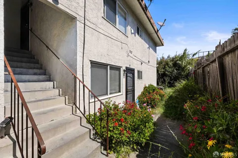 $815,000 | 2120 East 22nd Street, Oakland, CA 94606