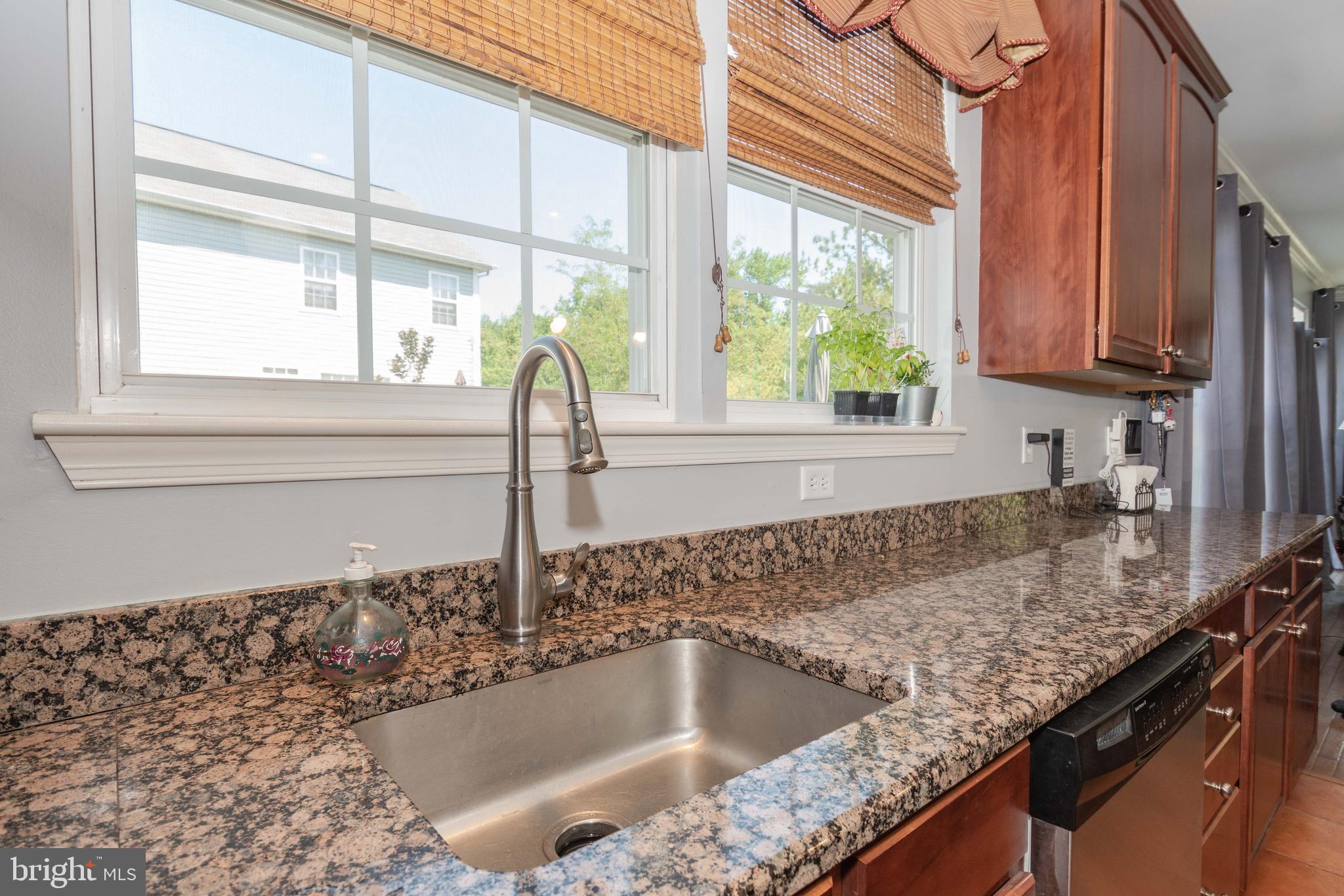 1701 Newport Circle Baltimore, MD 21221 - Photo 18 of 67