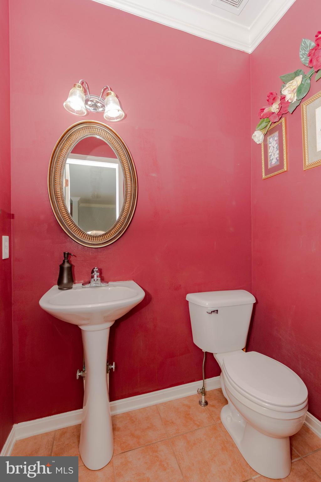 1701 Newport Circle Baltimore, MD 21221 - Photo 26 of 67