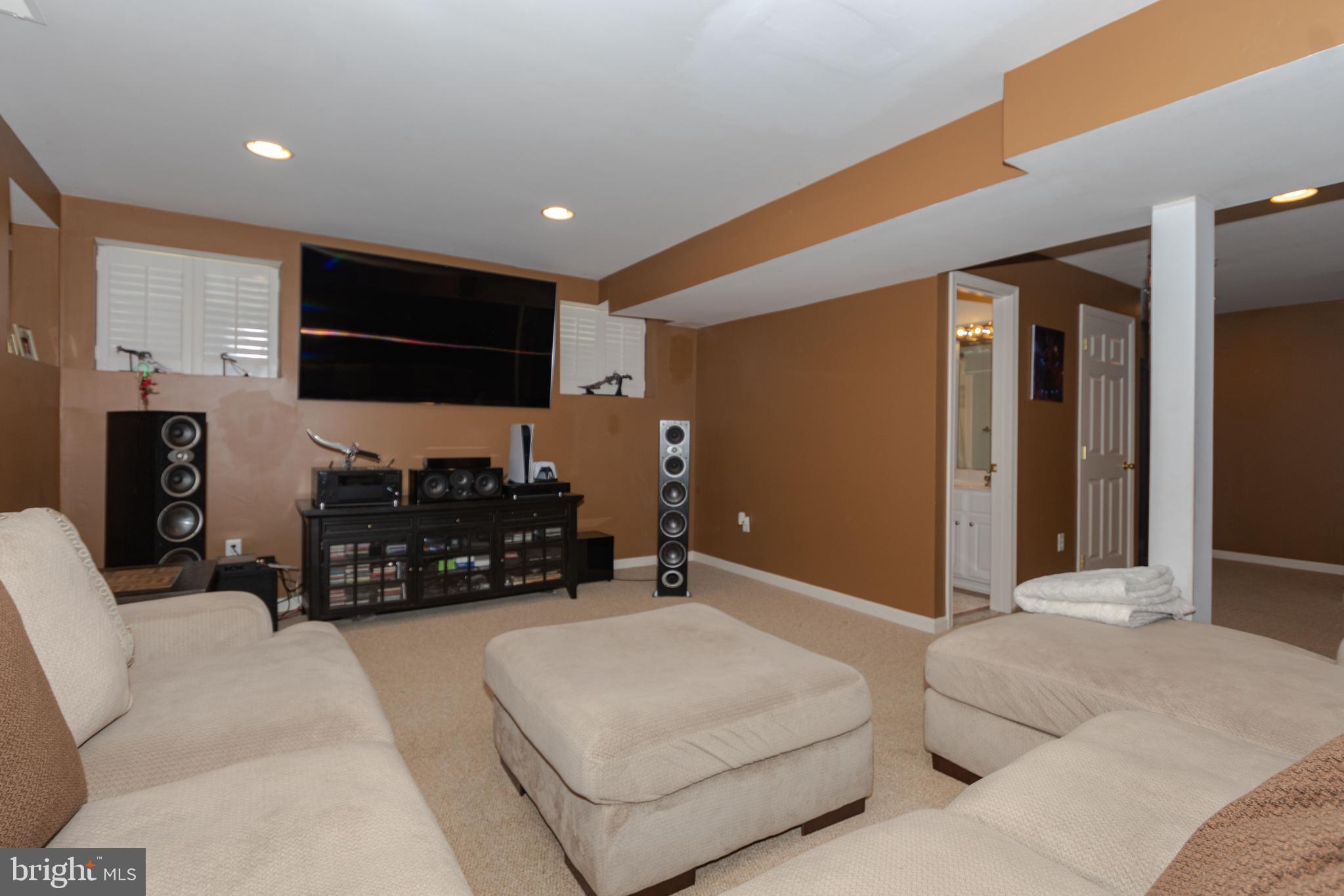 1701 Newport Circle Baltimore, MD 21221 - Photo 45 of 67