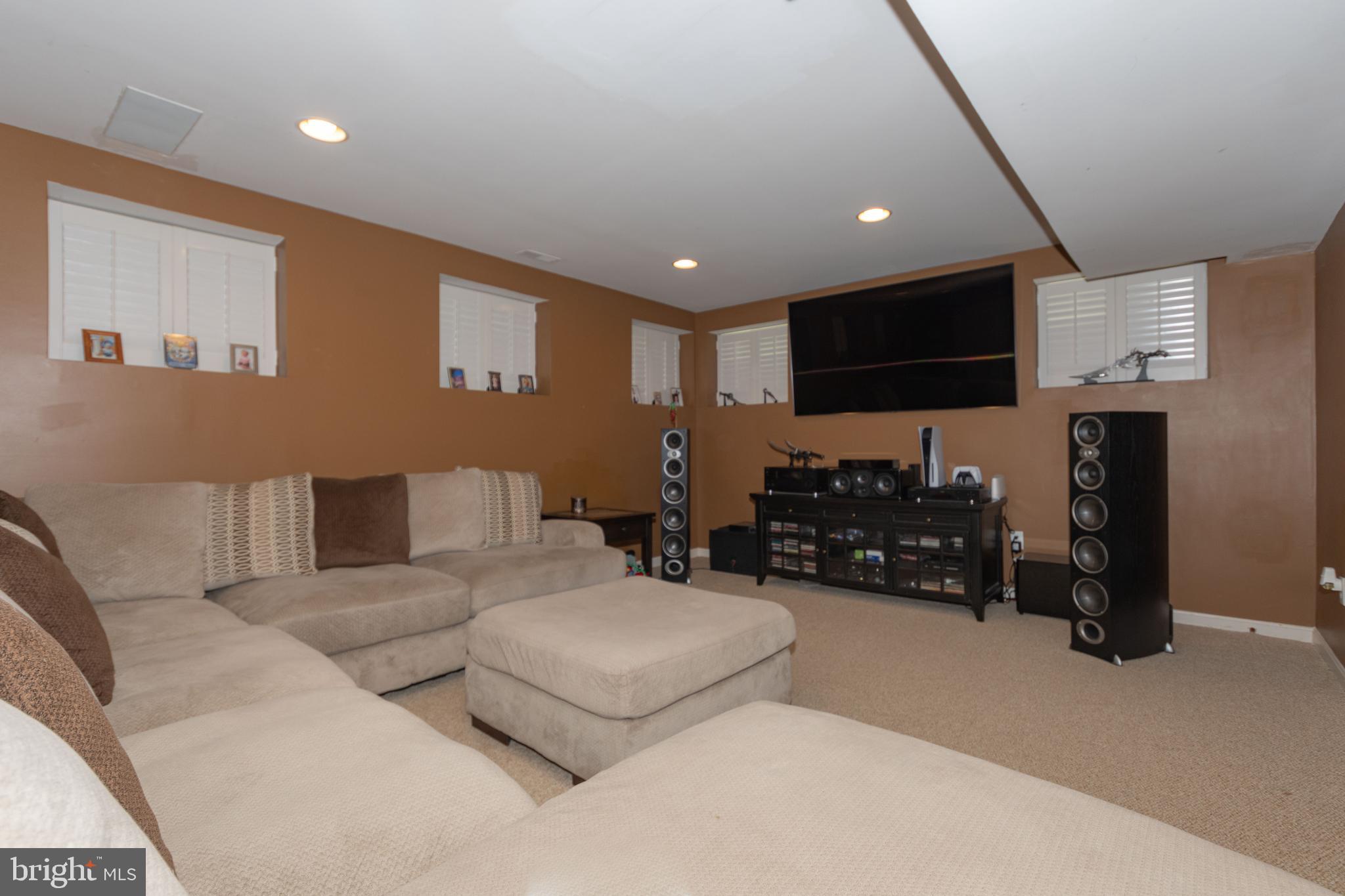 1701 Newport Circle Baltimore, MD 21221 - Photo 46 of 67