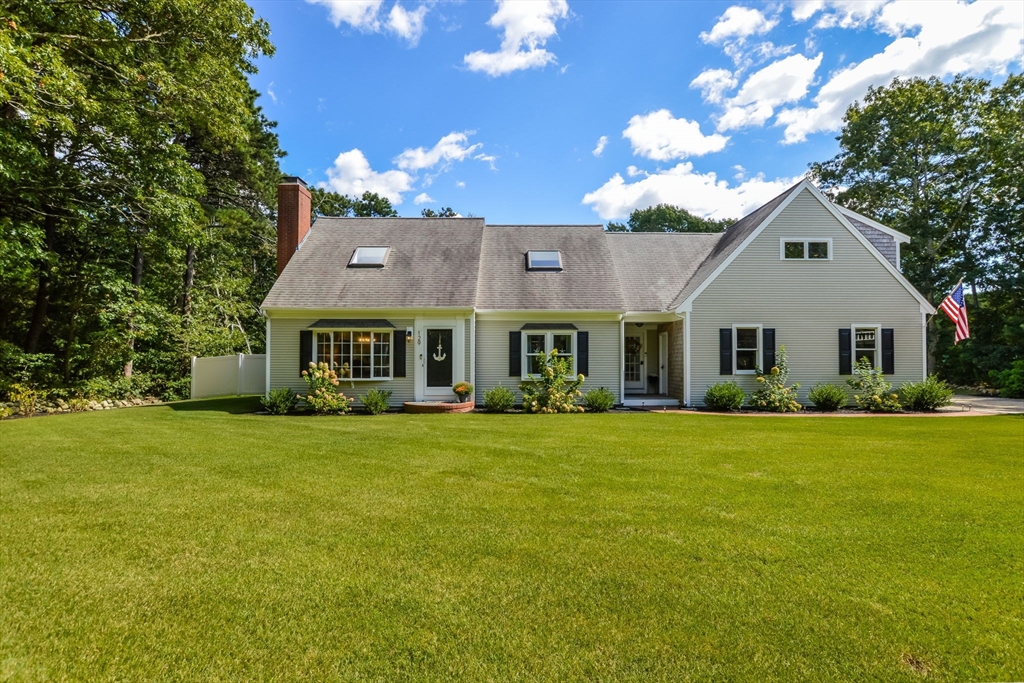 129 Chuckles Way Barnstable, MA 02648 - Photo 1 of 15 Gallery Image 1