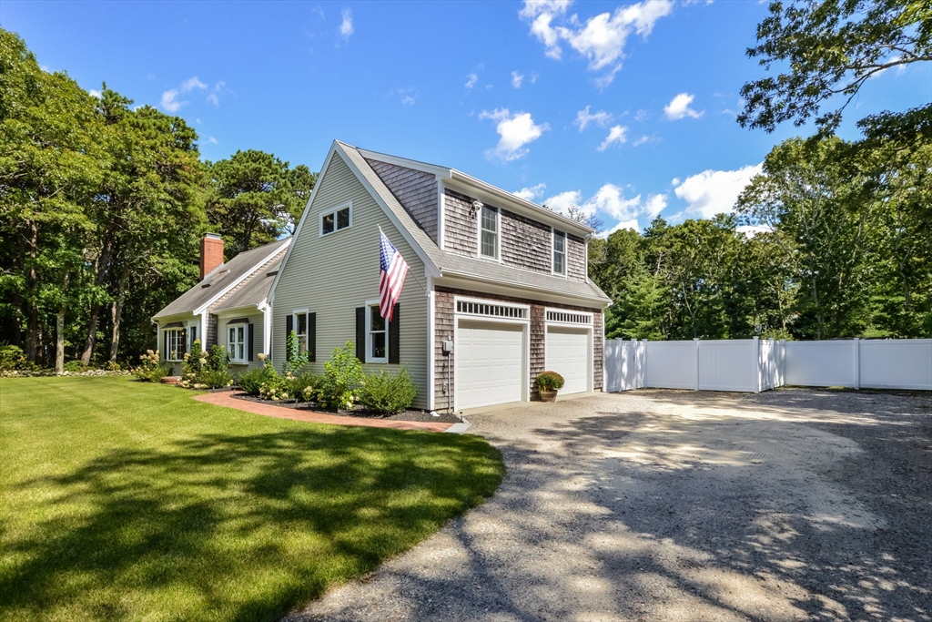 129 Chuckles Way Barnstable, MA 02648 - Photo 2 of 15 Gallery Image 2