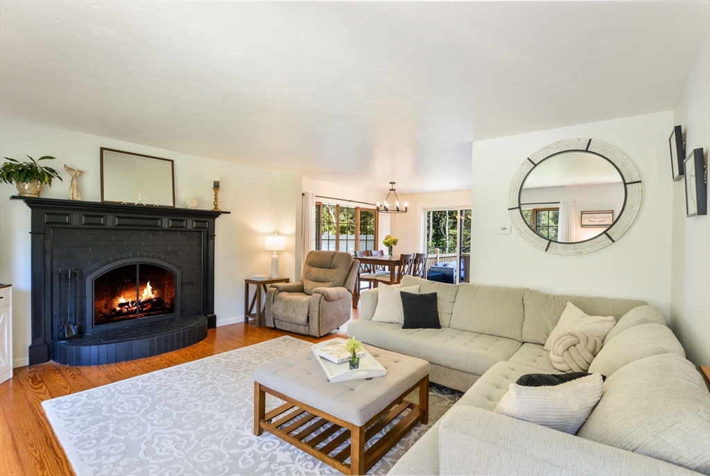 129 Chuckles Way Barnstable, MA 02648 - Photo 5 of 15 Gallery Image 5