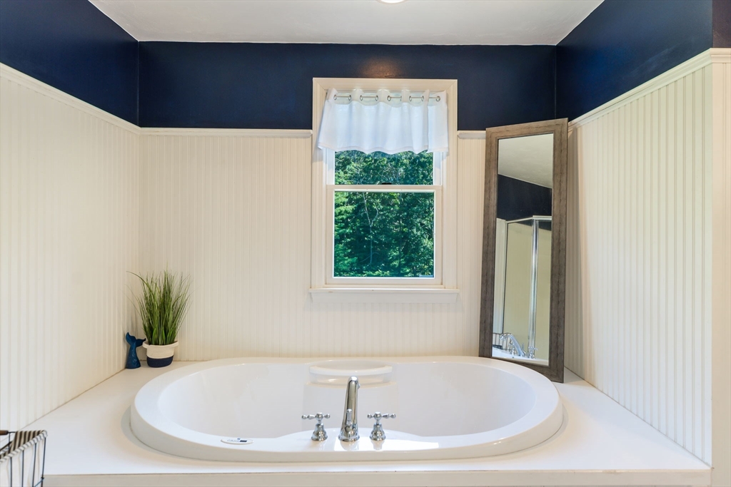 129 Chuckles Way Barnstable, MA 02648 - Photo 10 of 15 Gallery Image 10