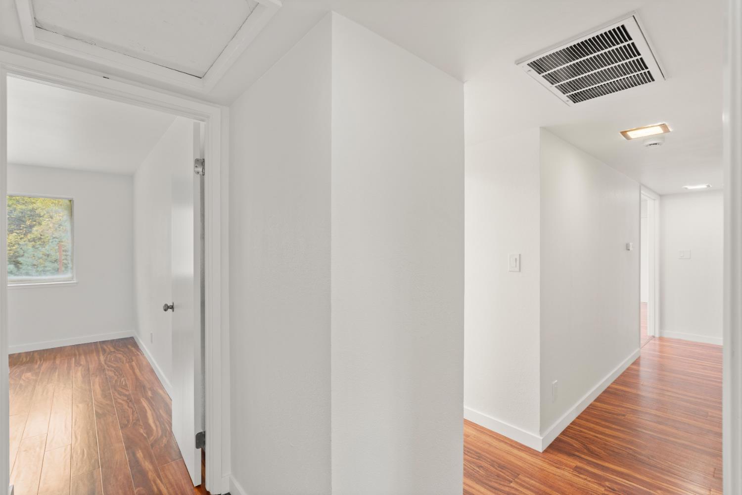 450 Clipper Creek Road Auburn, CA 95603 - Photo 21 of 37 Bedroom 2 facing the hallway.